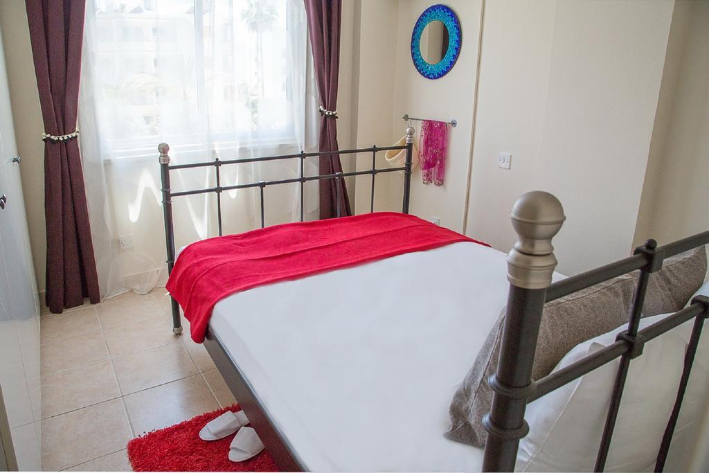 Paphos Love Nest Apartment Habitación foto