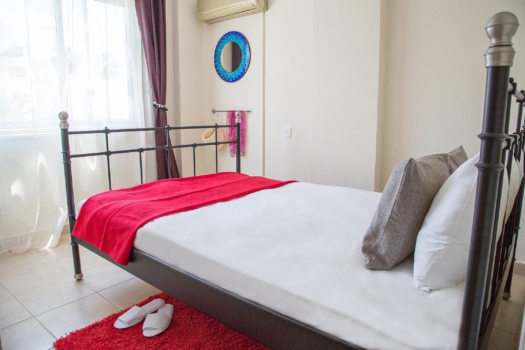 Paphos Love Nest Apartment Habitación foto
